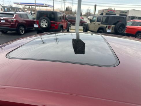 Used 2017 Dodge Charger SXT w/ Plus Group image 16