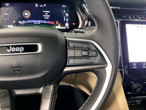 Used 2023 Jeep Grand Cherokee 4WD 4xe w/ Luxury Tech Group II image 24