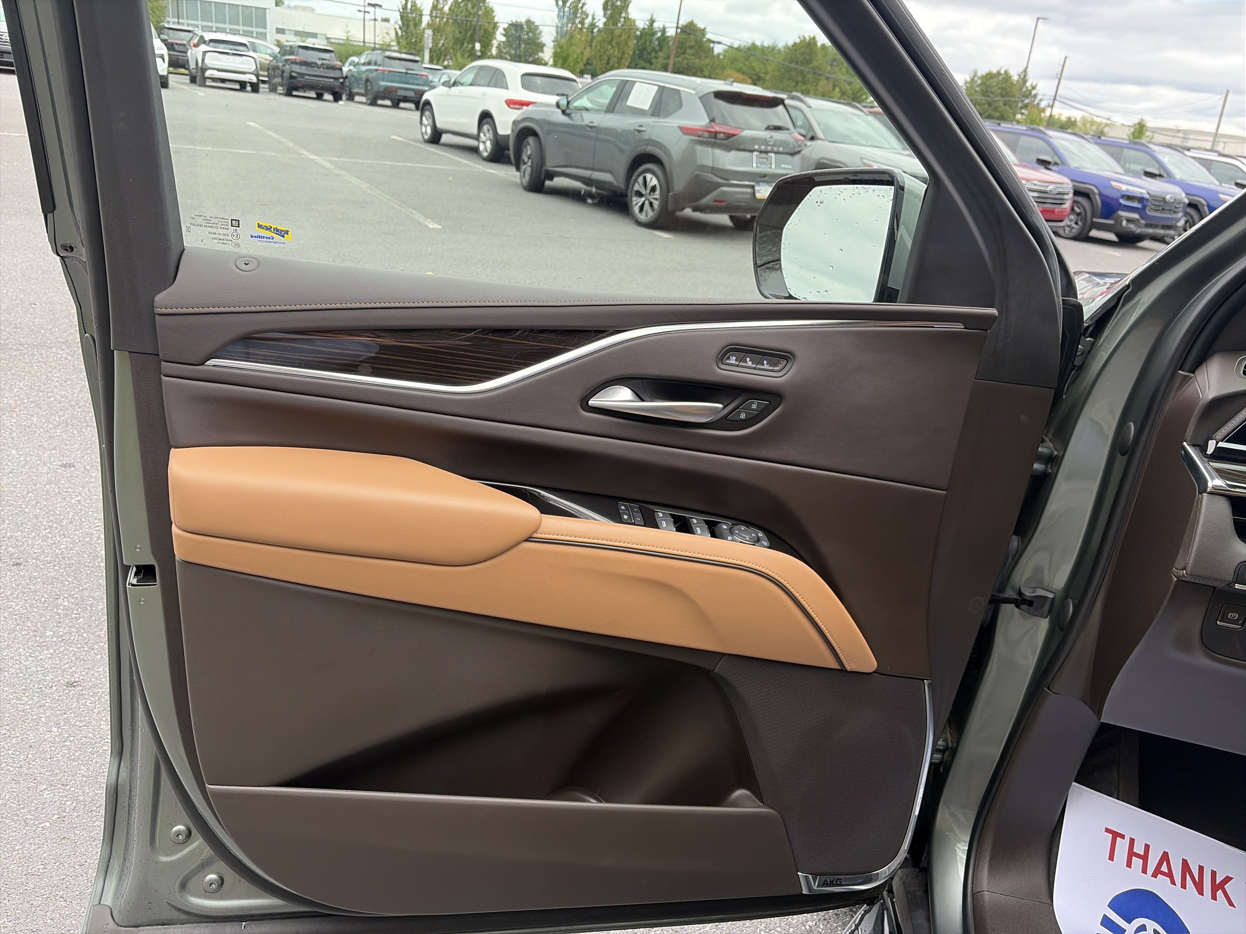 Used 2023 Cadillac Escalade ESV Premium Luxury w/ Performance Package AWD/4WD image 14