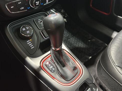 Used 2021 Jeep Compass Trailhawk w/ Convenience Group image 14