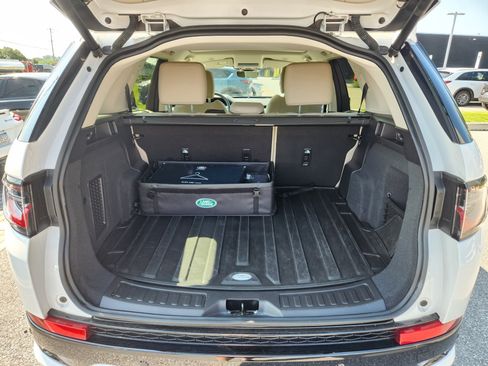Certified 2025 Land Rover Discovery Sport S AWD/4WD image 8