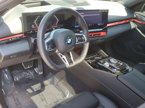 Used 2026 BMW 540i xDrive w/ M Sport Package AWD/4WD image 7
