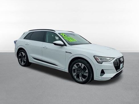 Used 2021 Audi e-tron Premium w/ Convenience Plus Package image 3
