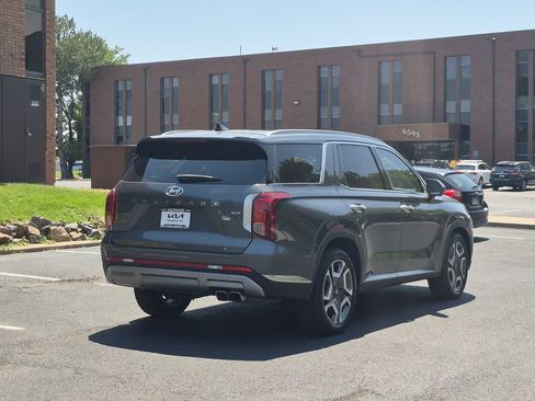 Used 2023 Hyundai Palisade Limited AWD/4WD image 5