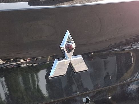 Used 2024 Mitsubishi Outlander SE FWD image 29