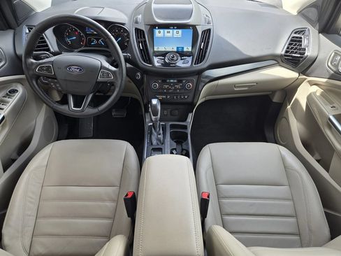 Used 2019 Ford Escape Titanium w/ U9j03 - Titanium Tow Package AWD/4WD image 18