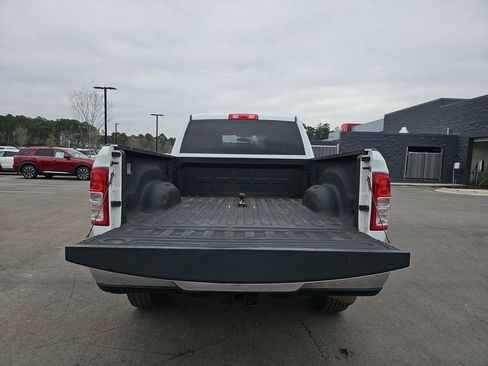 Used 2022 RAM 2500 Tradesman w/ Chrome Appearance Group AWD/4WD image 17