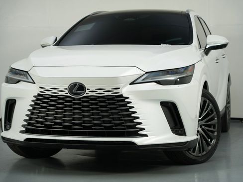 Used 2023 Lexus RX 350 Luxury image 3