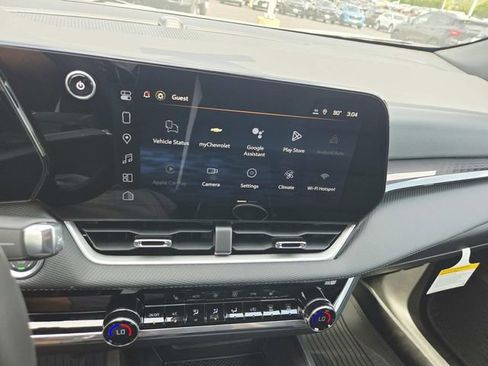 New 2026 Chevrolet Equinox LT w/ Convenience Package II FWD image 18
