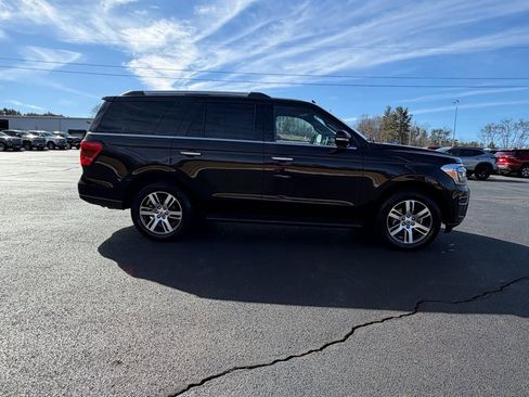 Used 2024 Ford Expedition Limited image 8