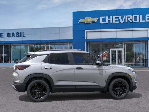New 2026 Chevrolet TrailBlazer LT w/ Midnight Edition AWD/4WD image 5