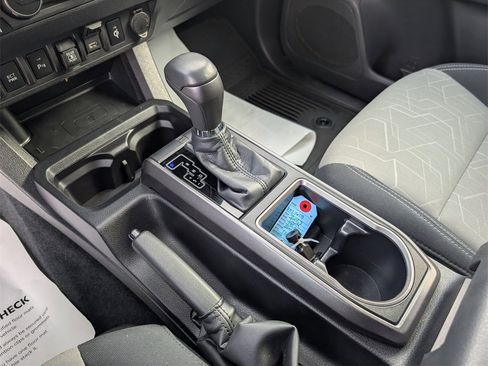 Used 2023 Toyota Tacoma TRD Off-Road image 17