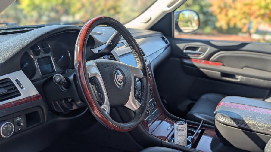 Used 2008 Cadillac Escalade AWD image 12