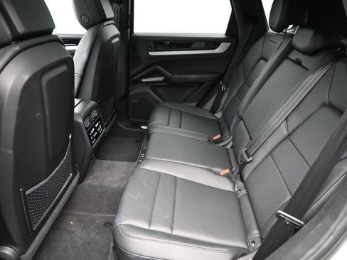 Certified 2025 Porsche Cayenne S AWD/4WD image 7