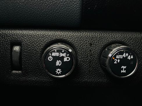 Used 2019 Chevrolet Colorado Z71 AWD/4WD image 40