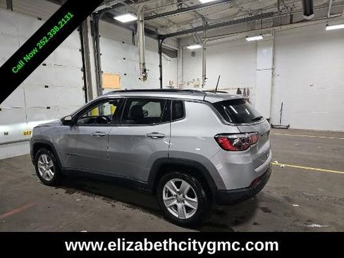 Used 2022 Jeep Compass Latitude image 2