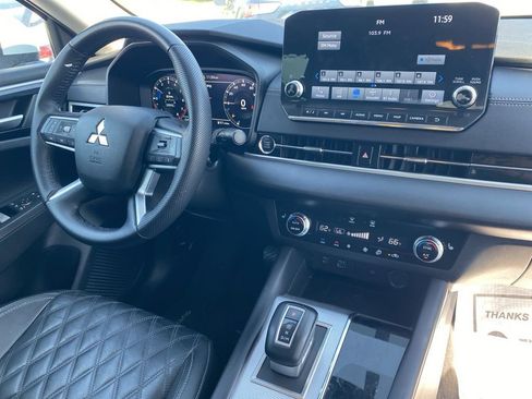 Used 2023 Mitsubishi Outlander SEL image 22