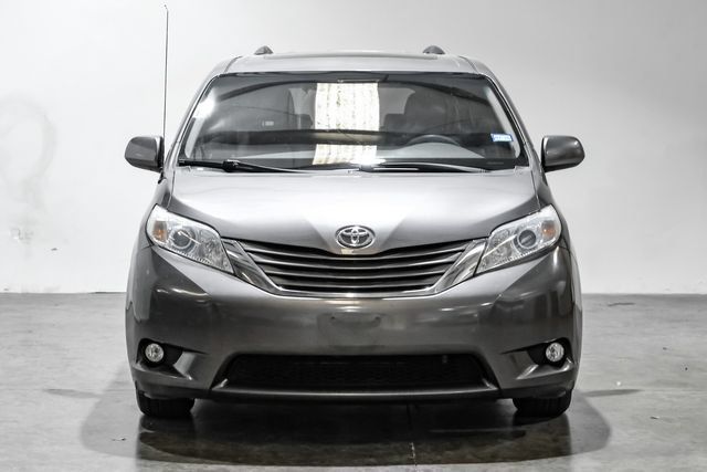 Used 2012 Toyota Sienna XLE FWD image 7