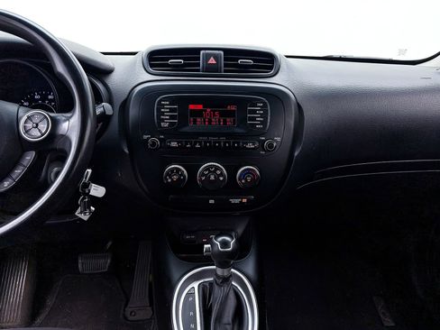 Used 2016 Kia Soul FWD image 3
