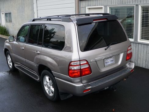 Used 2004 Toyota Land Cruiser image 17