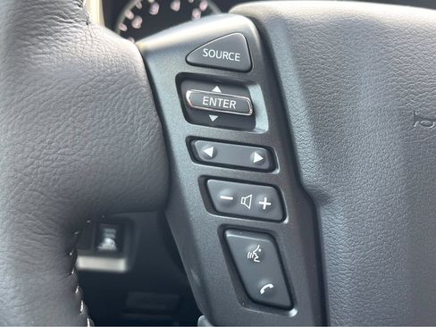 Used 2025 Nissan Frontier SV RWD image 19