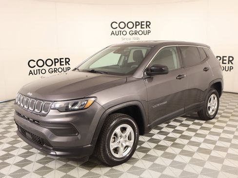 Used 2022 Jeep Compass Sport image 9