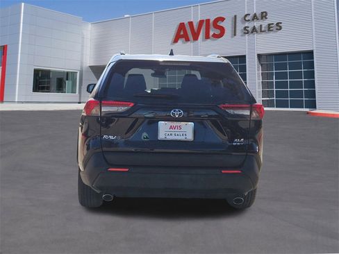 Used 2025 Toyota RAV4 XLE image 5