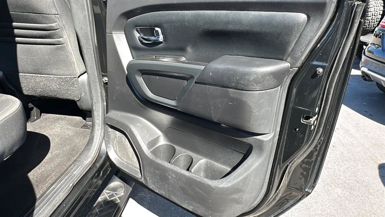 Used 2019 Nissan Titan SV w/ SV Convenience Package RWD image 22