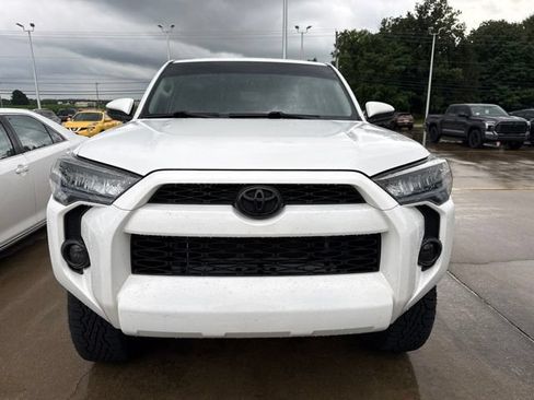 Used 2016 Toyota 4Runner SR5 AWD/4WD image 12