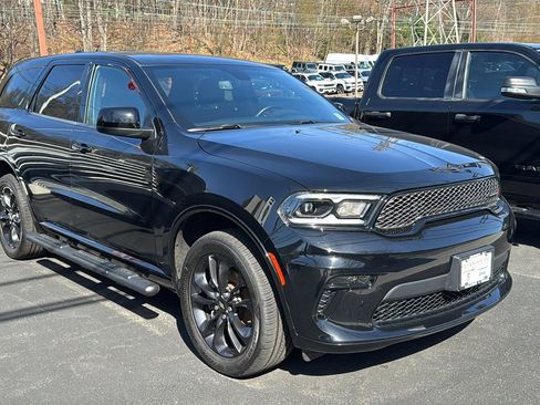 Certified 2022 Dodge Durango SXT w/ Blacktop Package AWD/4WD image 3