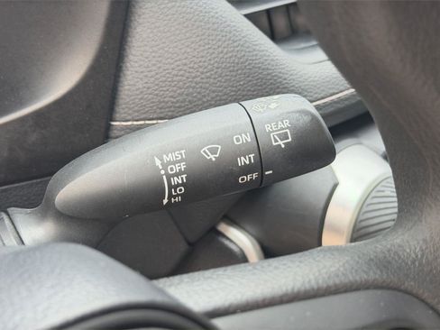 Used 2019 Toyota RAV4 LE image 31