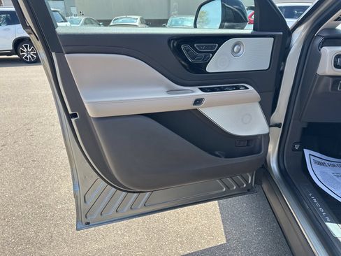Used 2023 Lincoln Aviator Reserve w/ Equipment Group 201A AWD/4WD image 18