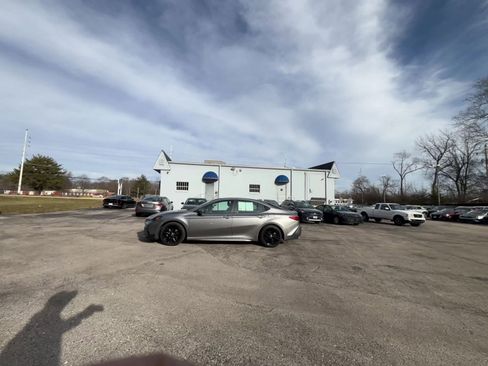 Used 2025 Toyota Camry SE image 16