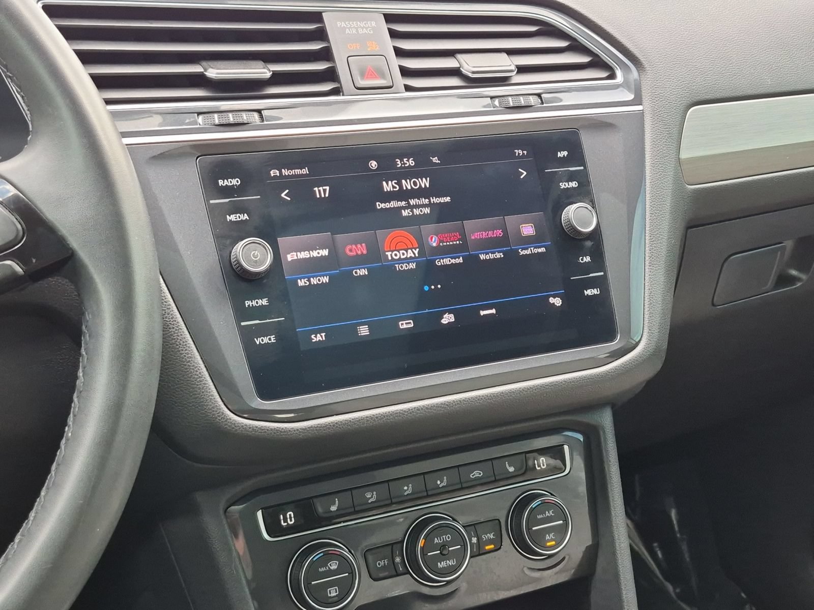 Used 2020 Volkswagen Tiguan SE w/ Panoramic Sunroof Package AWD/4WD image 24