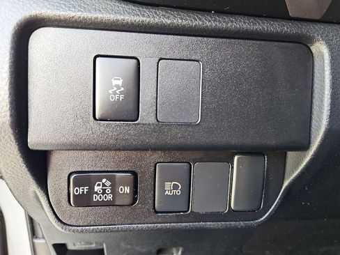 Used 2020 Toyota Tacoma SR5 image 25