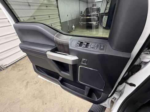 Used 2021 Ford F250 Lariat image 16