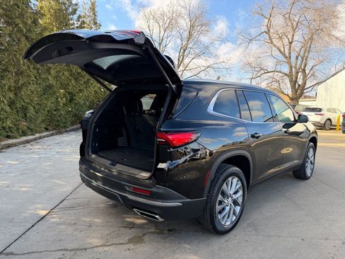 Used 2025 Buick Enclave Preferred w/ Power Package image 14