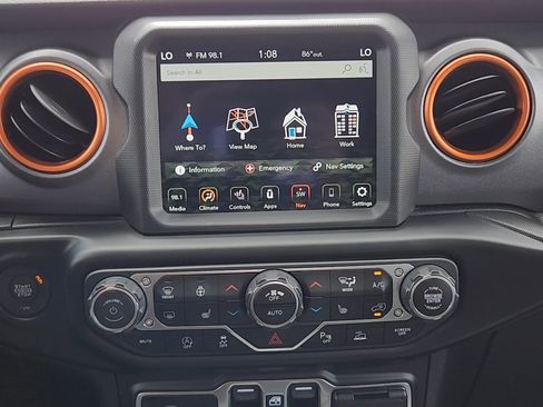 Used 2020 Jeep Gladiator Mojave AWD/4WD image 14