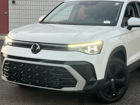 New 2025 Volkswagen Taos SEL image 35