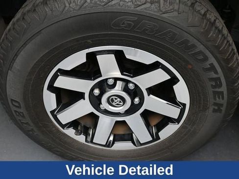 Used 2024 Toyota 4Runner TRD Off-Road Premium AWD/4WD image 16