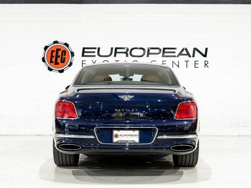 Used 2021 Bentley Flying Spur W12 image 3