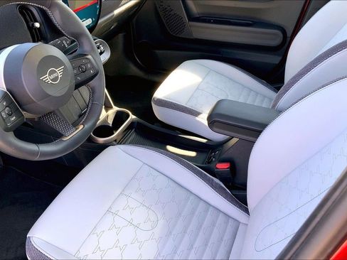 Certified 2025 MINI Cooper S image 19