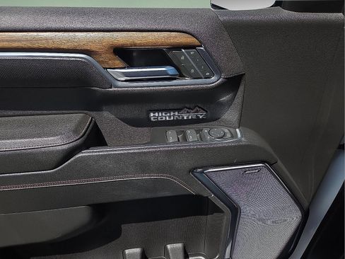 Used 2023 Chevrolet Silverado 1500 High Country w/ High Country Premium Package AWD/4WD image 25