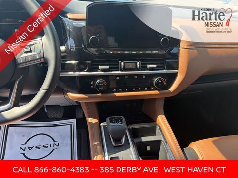 Certified 2025 Nissan Pathfinder Platinum w/ Cargo Package AWD/4WD image 13