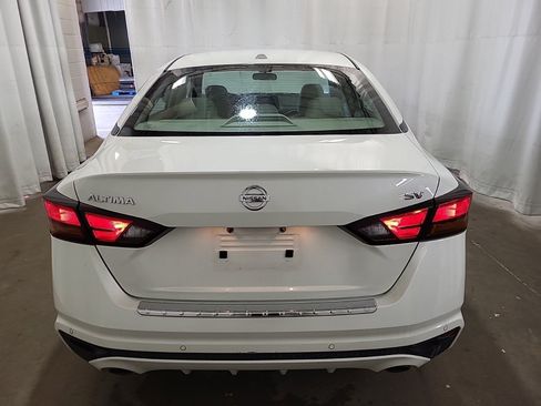 Used 2022 Nissan Altima 2.5 SV w/ SV Premium Package FWD image 7