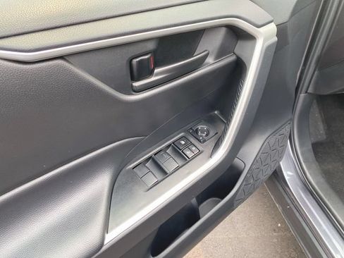 Used 2025 Toyota RAV4 LE AWD/4WD image 21