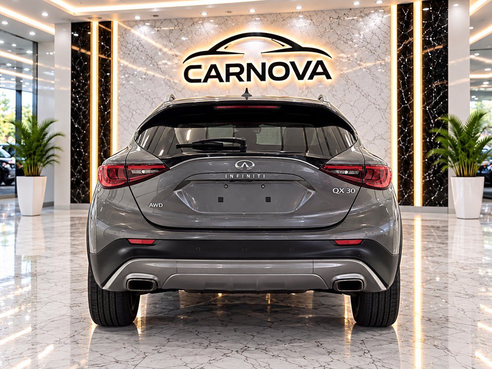 Used 2017 INFINITI QX30 Premium w/ Navigation Package AWD/4WD image 5