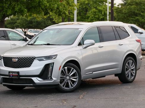 Used 2020 Cadillac XT6 Premium Luxury FWD image 18