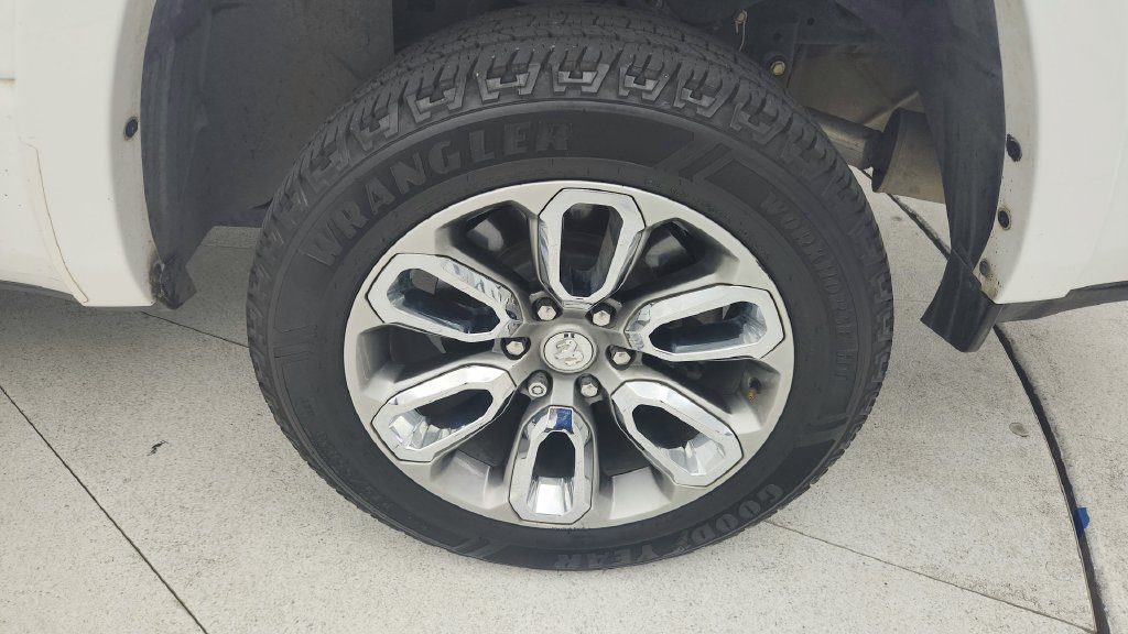 Used 2020 RAM 1500 Laramie w/ Sport Appearance Package AWD/4WD image 25