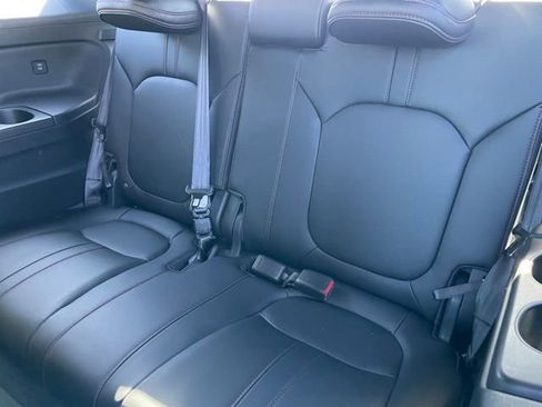 Used 2025 Honda Pilot Black Edition image 8